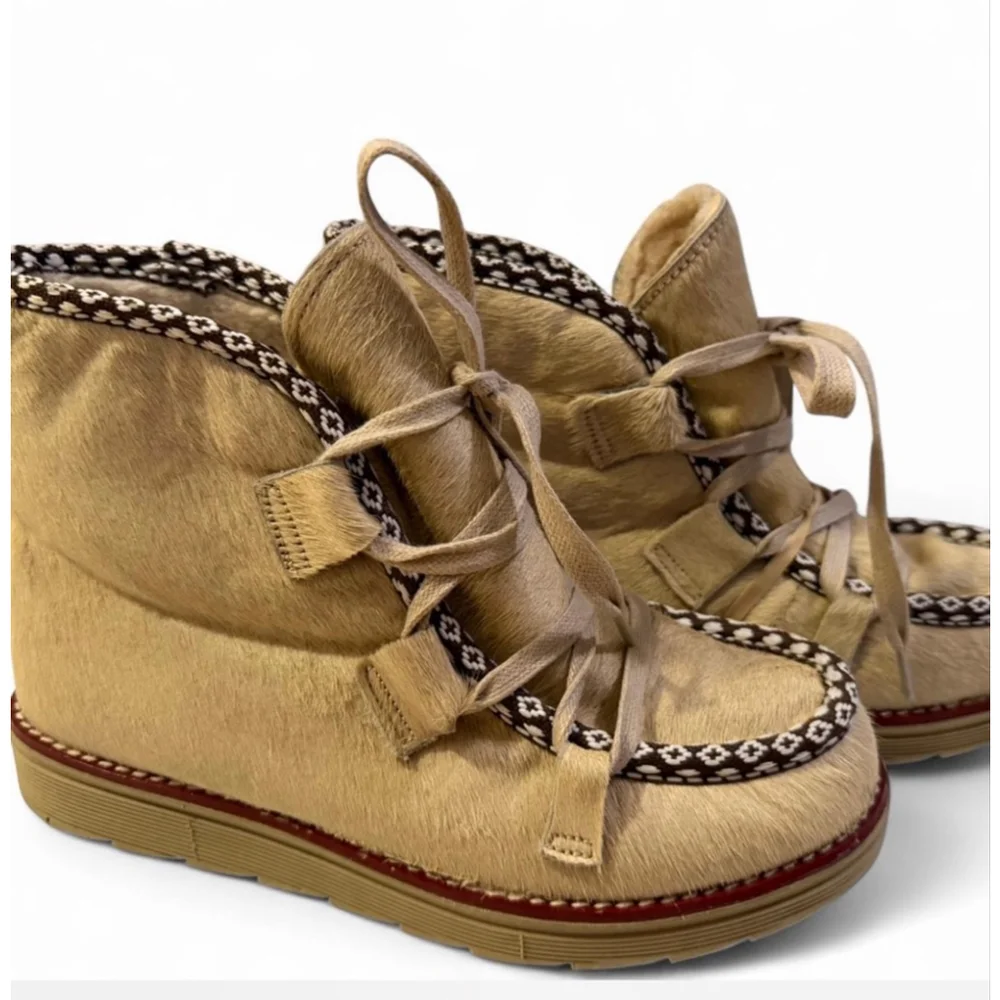 Royal Canadian Kwantlen Horse Hair winter boots size Size 7